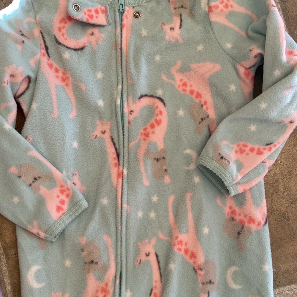 2T pajama bundle - Picture 3 of 6